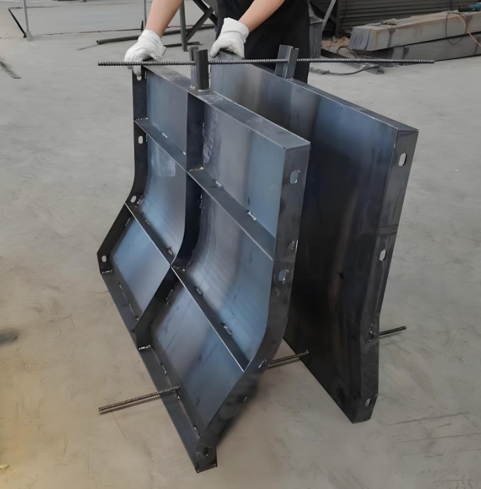 专注防撞墙模具加工，为交通基建筑牢安全防线